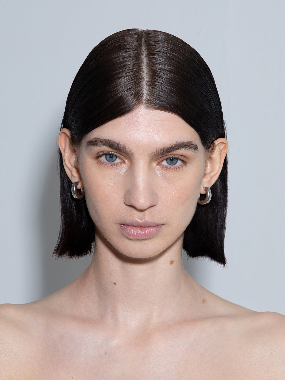 Alaya Medium Palladium-Plated Hoop Earrings - Image 3