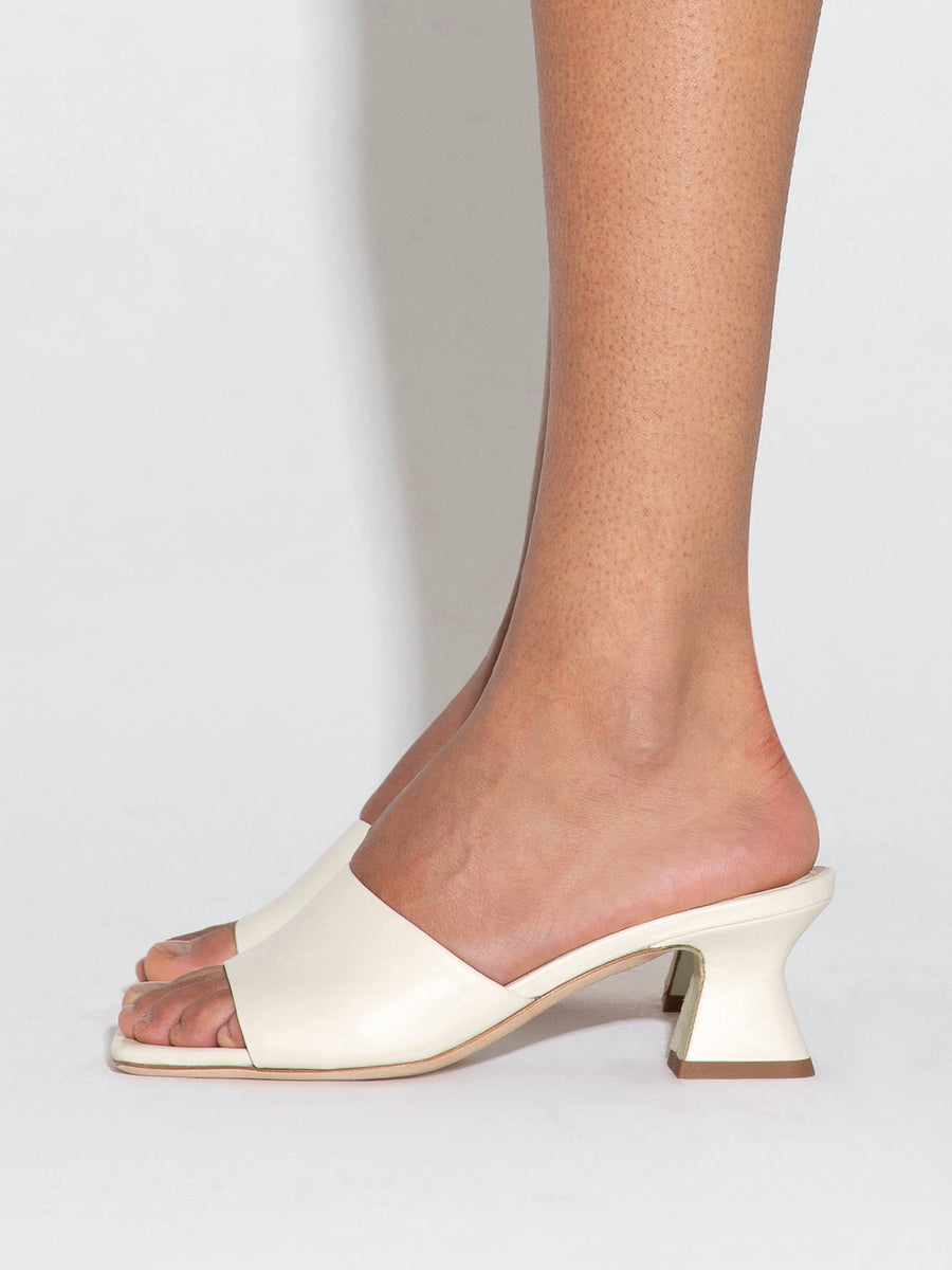 Ale Leather Mules