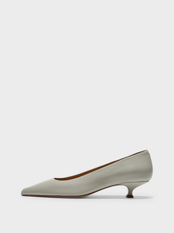 Aeyde | Cari Pointed-Toe Pumps Leather Pumps for Women | Cloud Nappa | Pointed Toe | Low Heel | Side View
