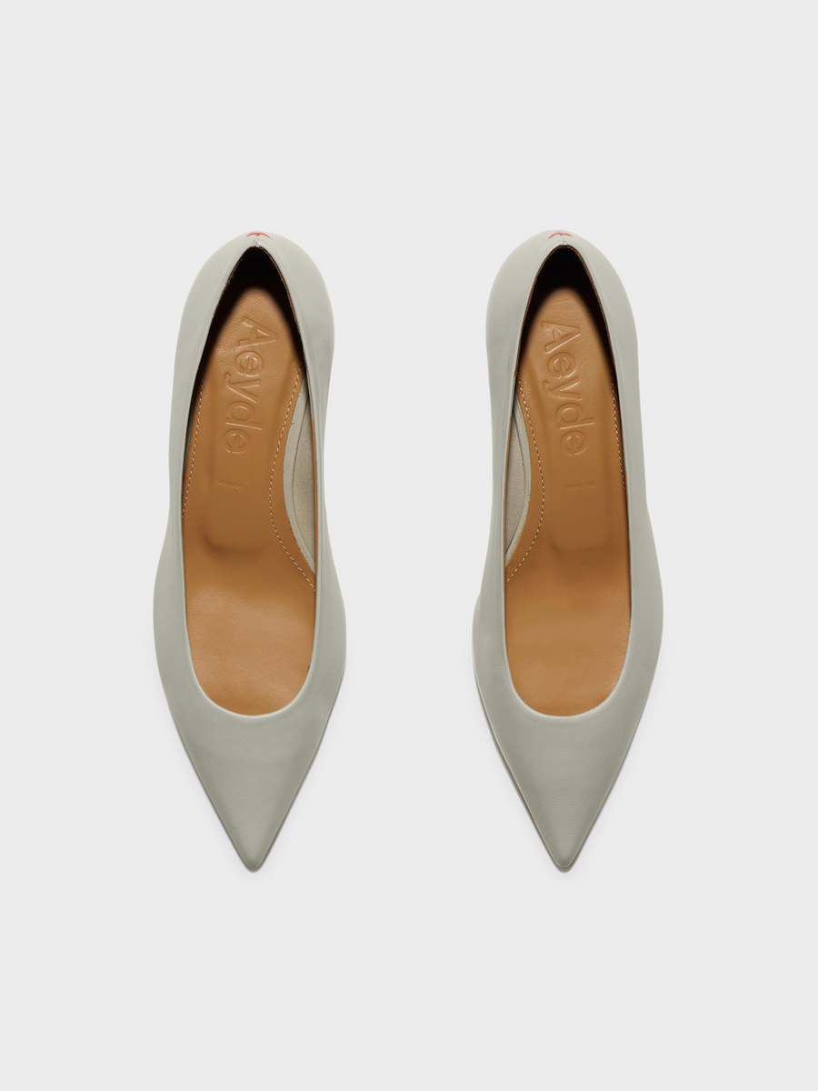 Aeyde | Cari Pointed-Toe Pumps Leather Pumps for Women | Cloud Nappa | Pointed Toe | Low Heel | Front View