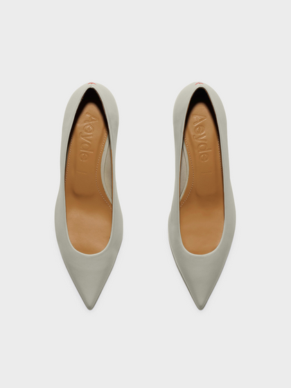 Aeyde | Cari Pointed-Toe Pumps Leather Pumps for Women | Cloud Nappa | Pointed Toe | Low Heel | Front View