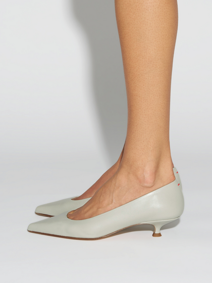 Aeyde | Cari Pointed-Toe Pumps Leather Pumps for Women | Cloud Nappa | Pointed Toe | Low Heel | How to Style