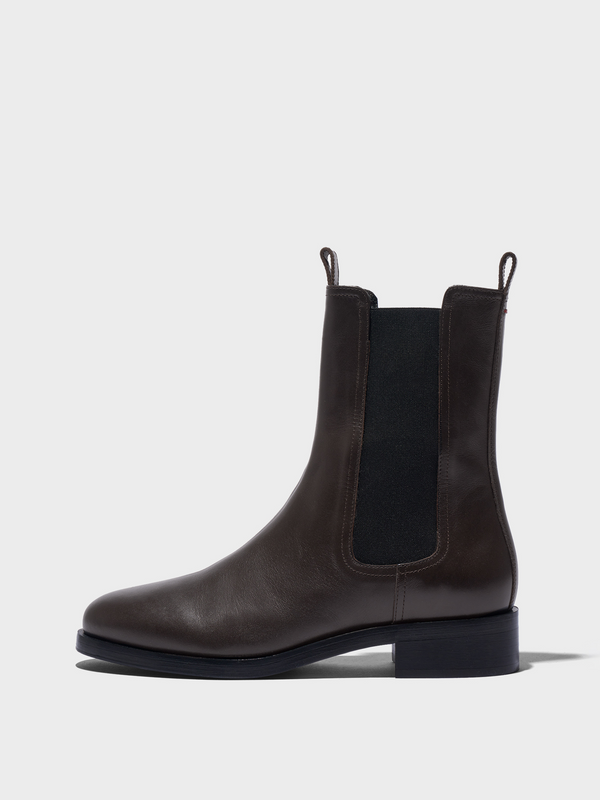 Caspar Leather Ankle Boots