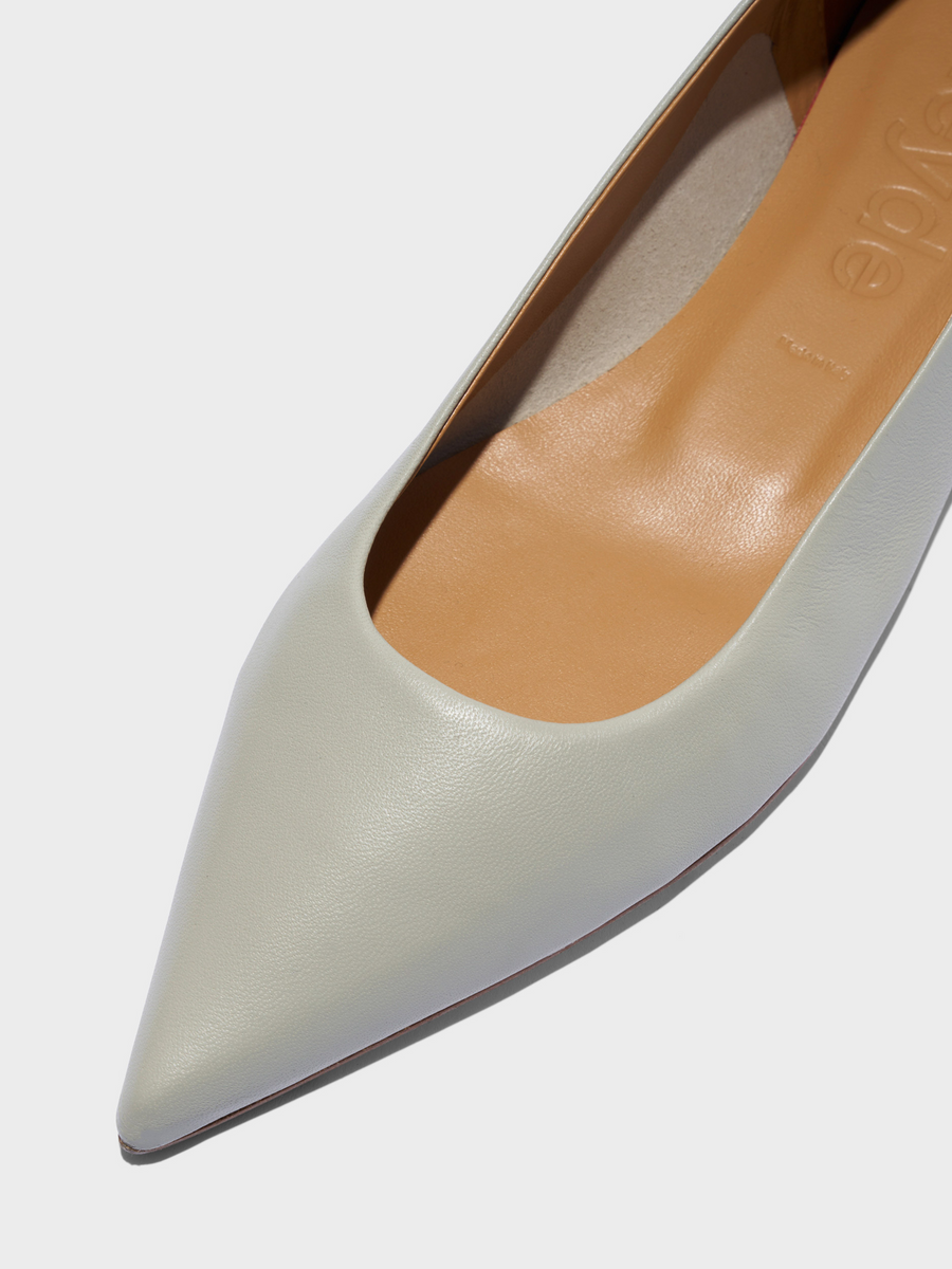 Aeyde | Cassy Pointed-Toe Flats Leather Flats for Women | Cloud Nappa | Pointed Toe | Flat Heel | Heel Details