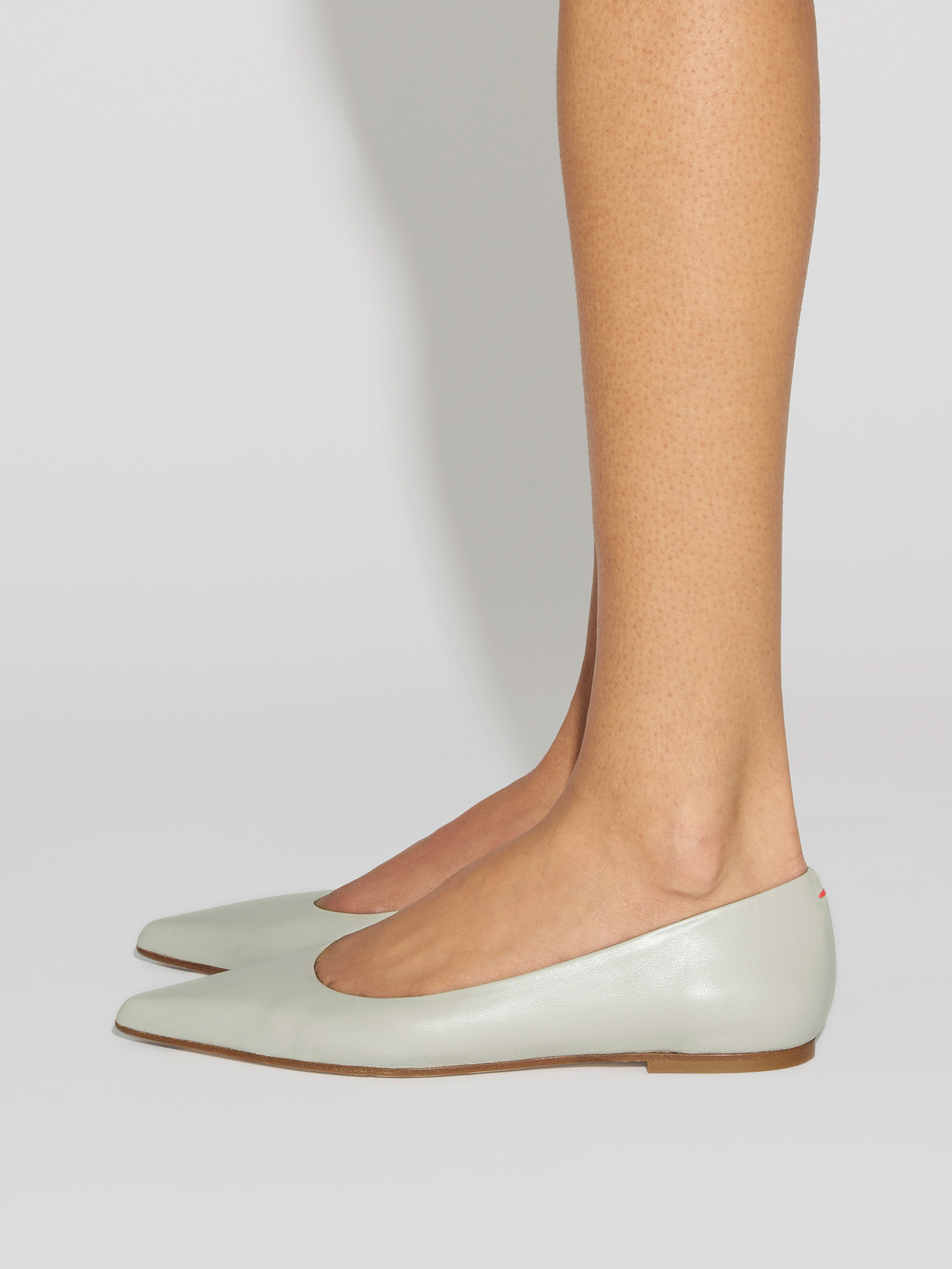 Aeyde | Cassy Pointed-Toe Flats Leather Flats for Women | Cloud Nappa | Pointed Toe | Flat Heel | How to Style