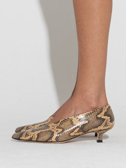 Aeyde | Clara Leather Pumps Leather Pumps for Women | Latte Snake | Pointed Toe | Low Heel | How to Style