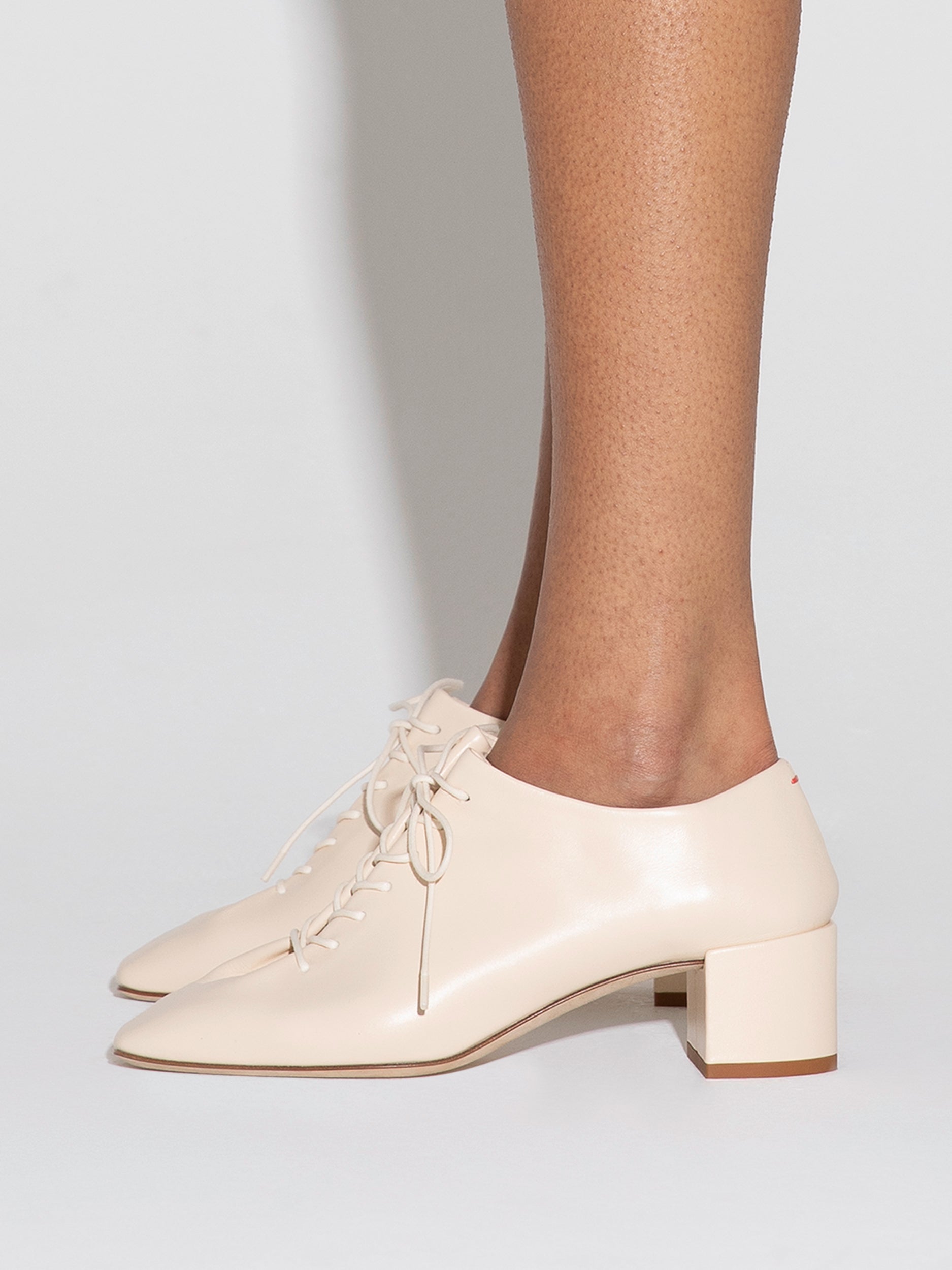 Aeyde | Cosima Leather Pumps Leather Pumps for Women | Creamy Nappa | Square Toe | Low Heel | How to Style