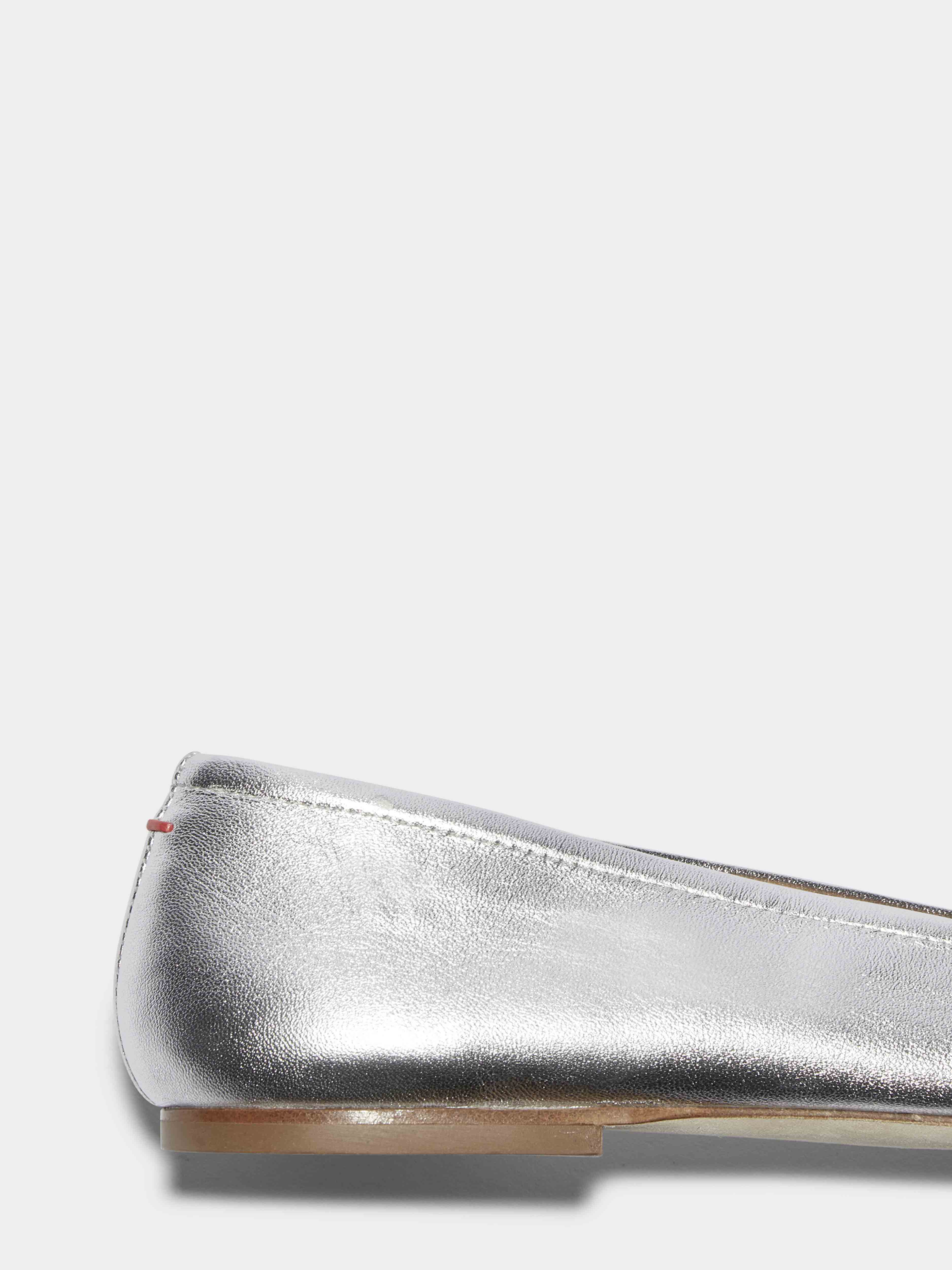 Aeyde | Delfina Leather Ballet Flats Leather Flats for Women | Silver Nappa | Round Toe | Flat Heel | Heel Details