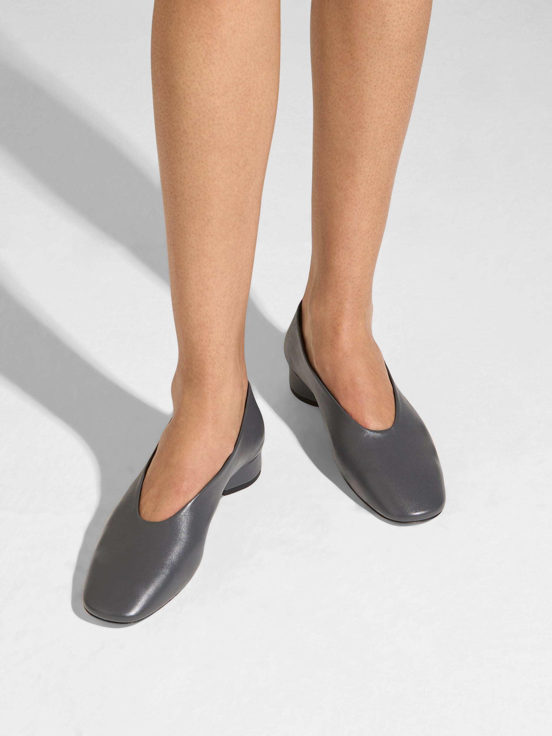 Delia Low-Heeled Ballet Pumps - Image 2