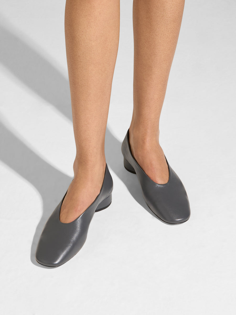 Delia Low-Heeled Ballet Pumps