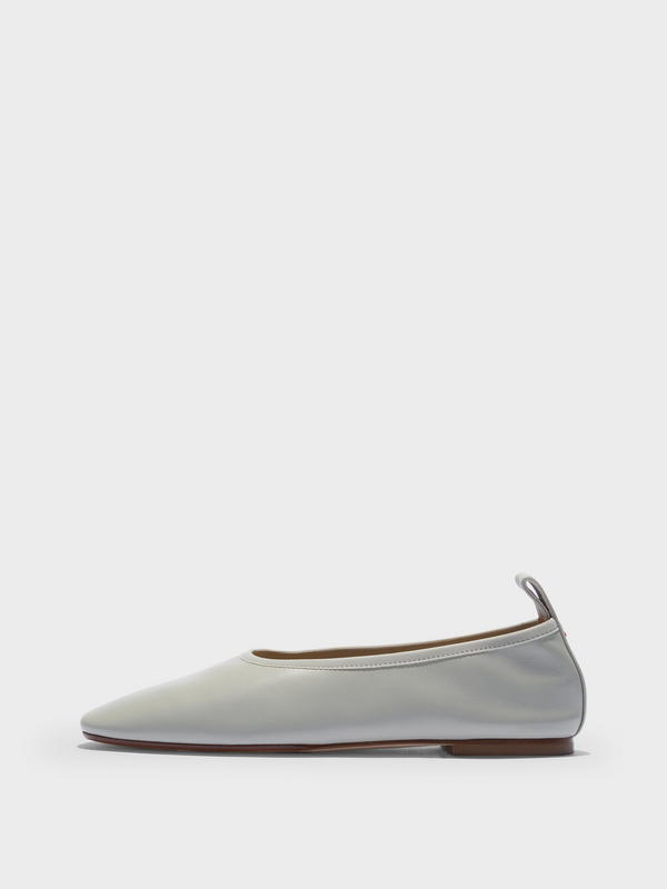 Aeyde | Dex Leather Flats Leather Flats for Women | Cloud Nappa | Round Toe | Flat Heel | Side View