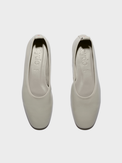 Aeyde | Dex Leather Flats Leather Flats for Women | Cloud Nappa | Round Toe | Flat Heel | Front View