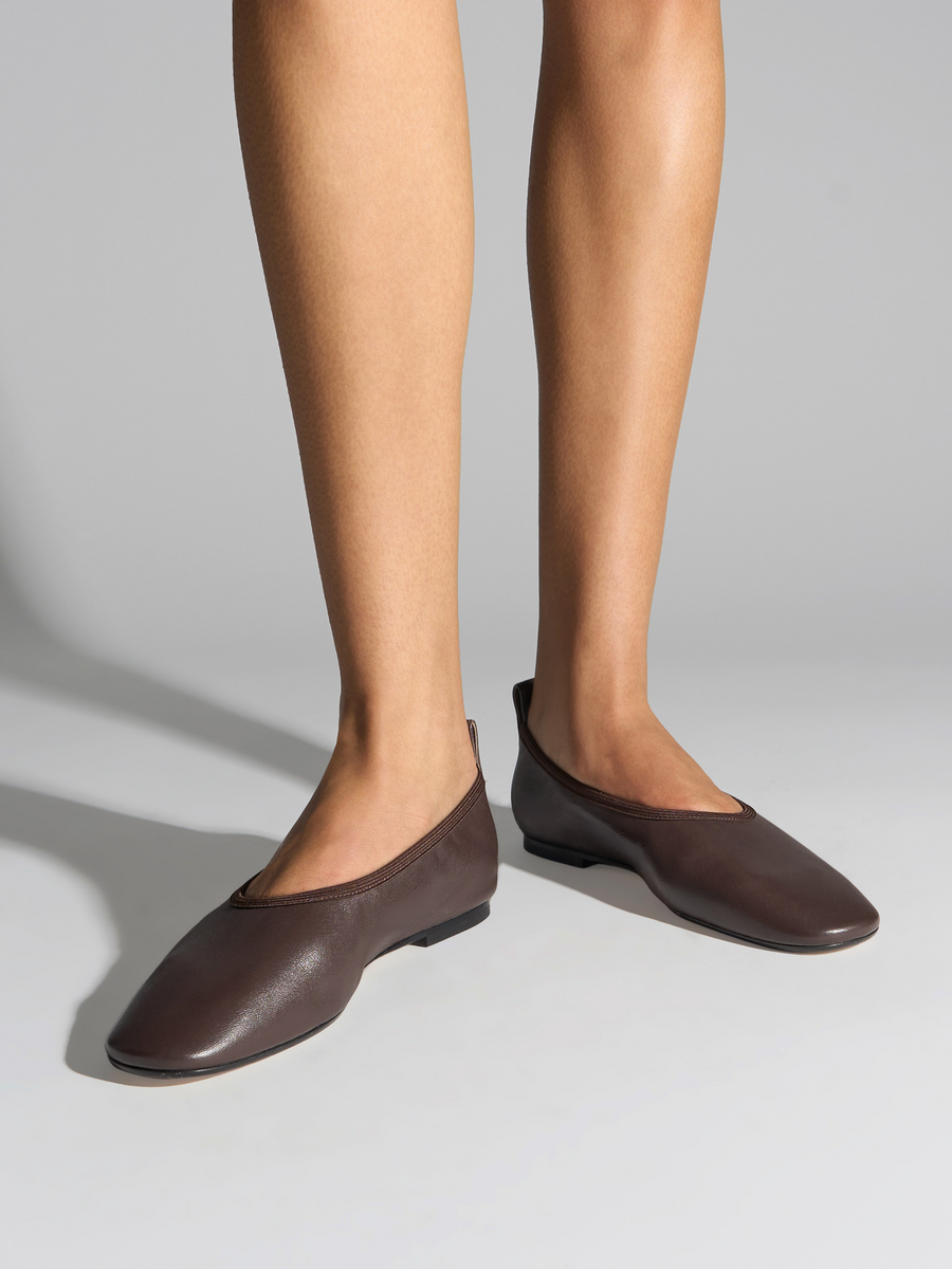 Aeyde | Dex Leather Flats Leather Flats for Women | Moka Nappa | Round Toe | Flat Heel | On Feet