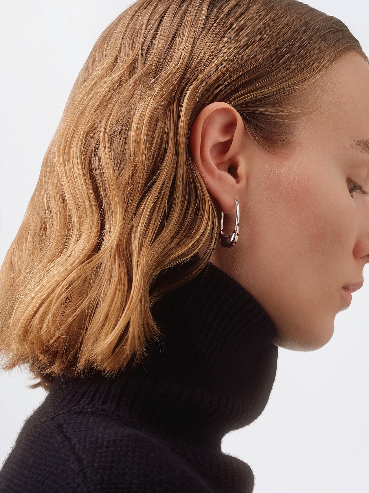 Elias Crystal and Palladium-Plated Hoop Earrings - Image 4