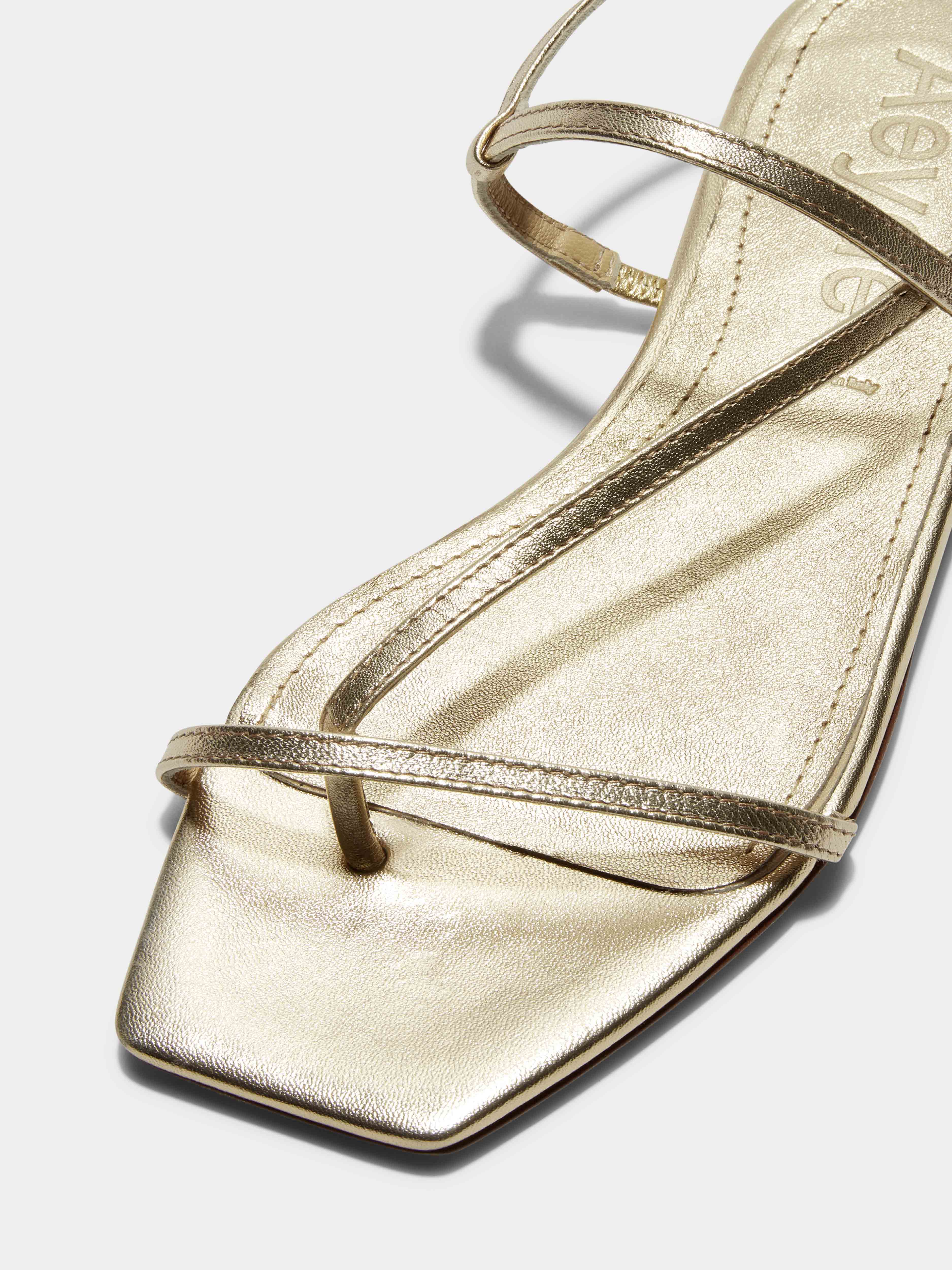 【関税込み】Aeyde ゴールド Ella レザー トゥポスト サンダル Aeyde | ELLA Gold Leather Flat Sandal