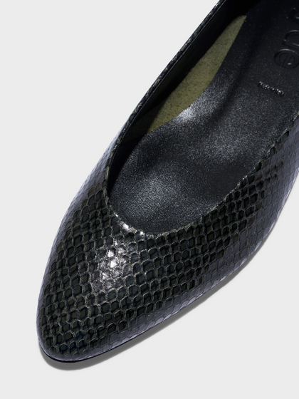 Aeyde | Ellie Almond-Toe Flats Leather Flats for Women | Moss Mini snake | Round Toe | Flat Heel | Heel Details