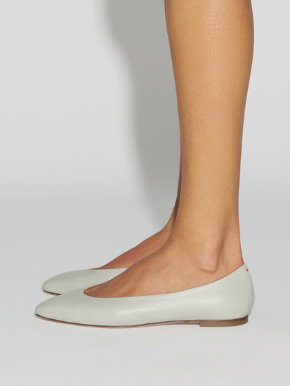 Aeyde | Ellie Almond-Toe Flats Leather Flats for Women | Cloud Nappa | Round Toe | Flat Heel | How to Style