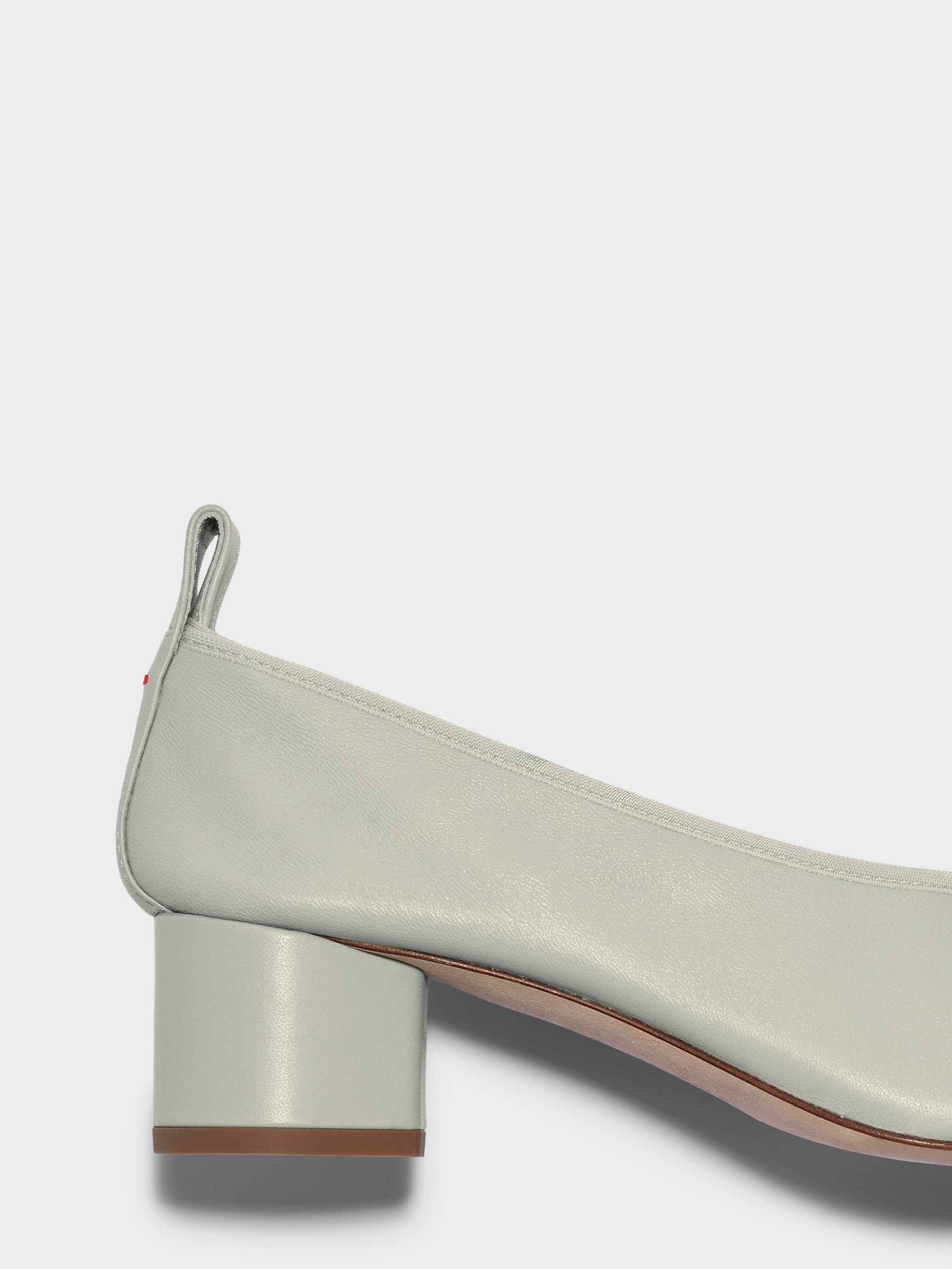 Aeyde | Gemma Round-Toe Pumps Leather Pumps for Women | Cloud Nappa | Round Toe | Mid Heel | Heel Details