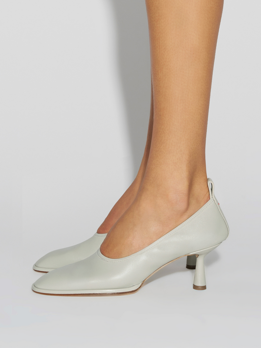 Aeyde | Giulia Stiletto Pumps Leather Pumps for Women | Cloud Nappa | Round Toe | Mid Heel | How to Style