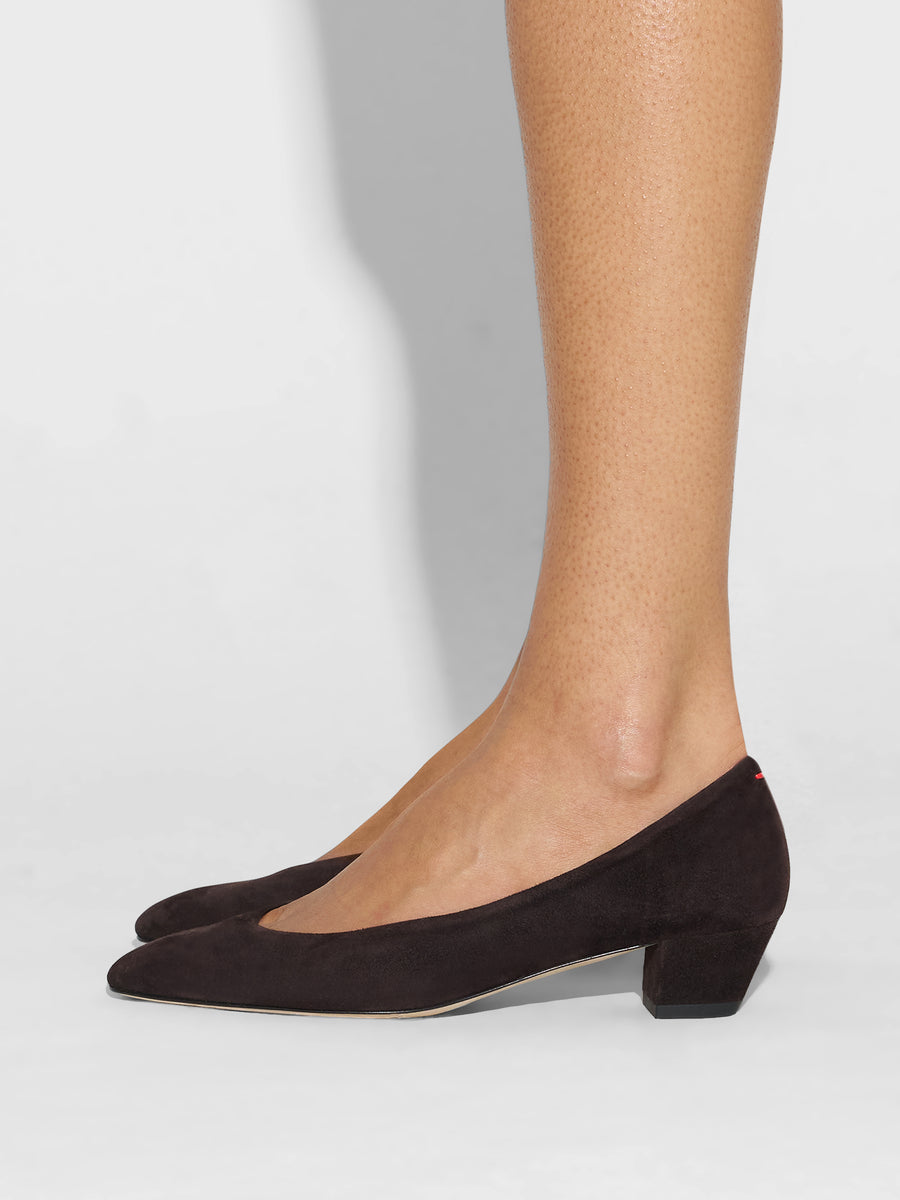 【関税込み】Aeyde オフホワイト Abby レザー ミュール AEYDE Abby knotted leather sandals | NET-A-PORTER