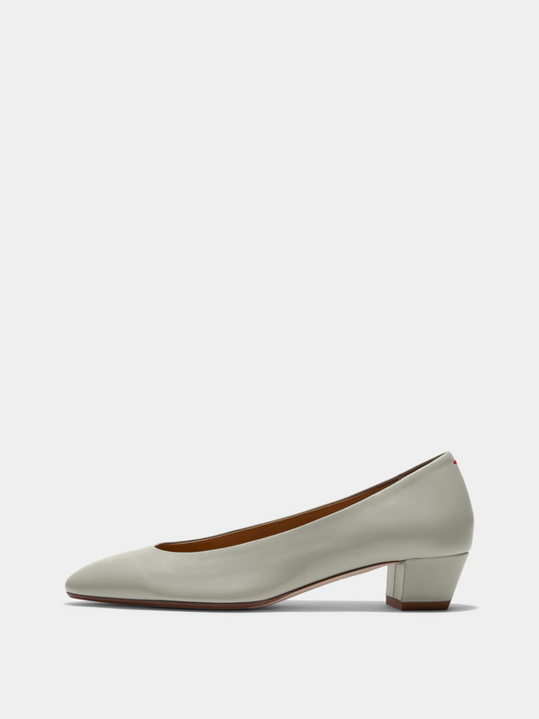 Aeyde | Helia Low-Cut Pumps Leather Pumps for Women | Cloud Nappa | Round Toe | Low Heel | Side View