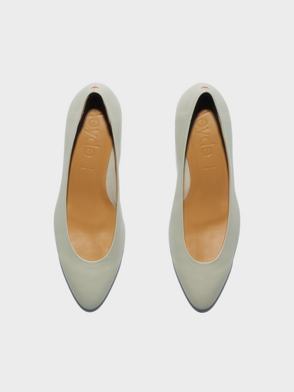 Aeyde | Helia Low-Cut Pumps Leather Pumps for Women | Cloud Nappa | Round Toe | Low Heel | Front View