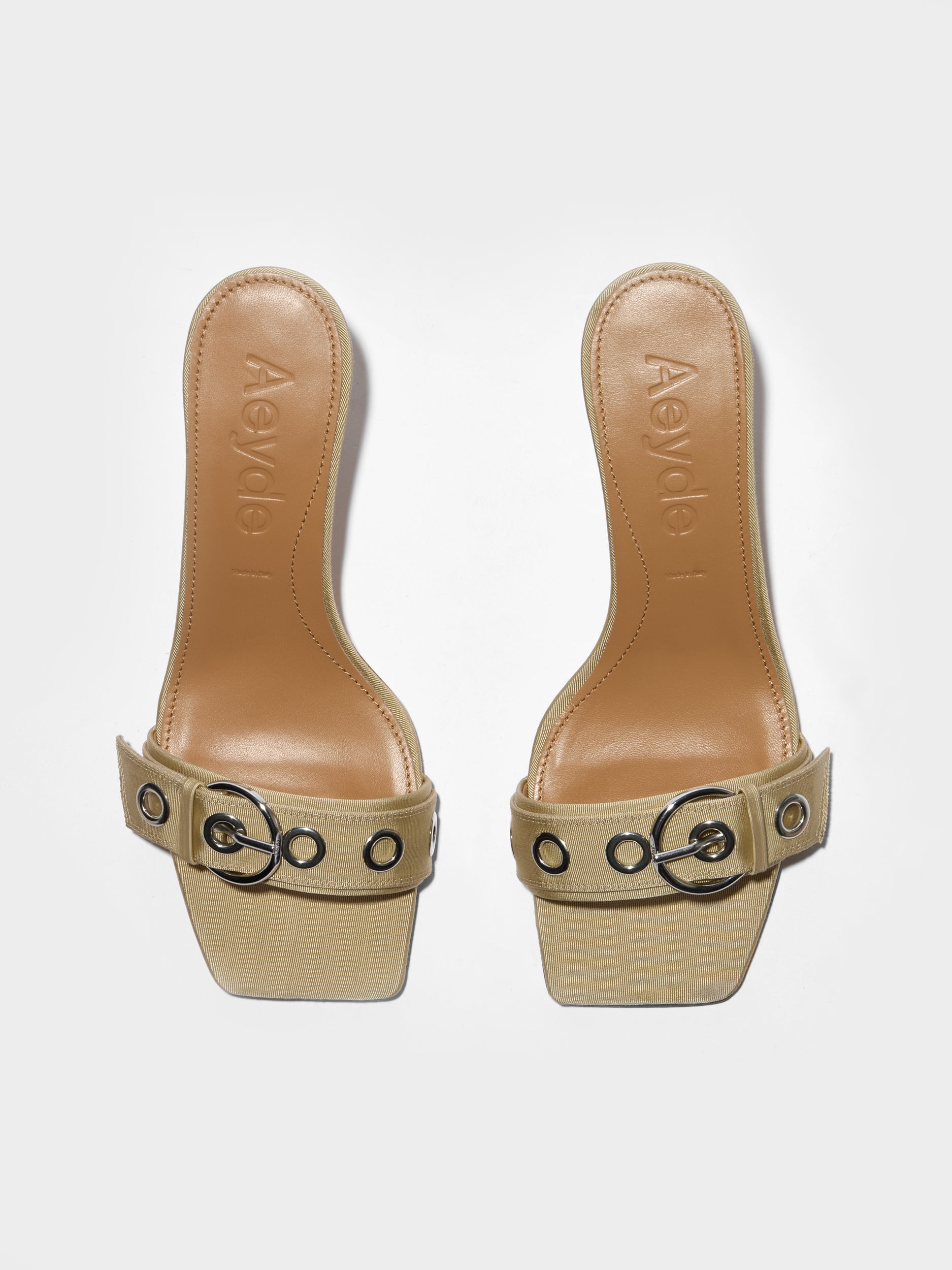 サンダル・ミュール aeyde SS25 55 mm (ILVY EYELET GROSGRAINLATTE) Ilvy Eyelet Grosgrain Mules – Aeyde
