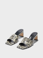 【関税込み】Aeyde オフホワイト Jeanie ヒールサンダル Aeyde Off-White Jeanie Heeled Sandals Aeyde