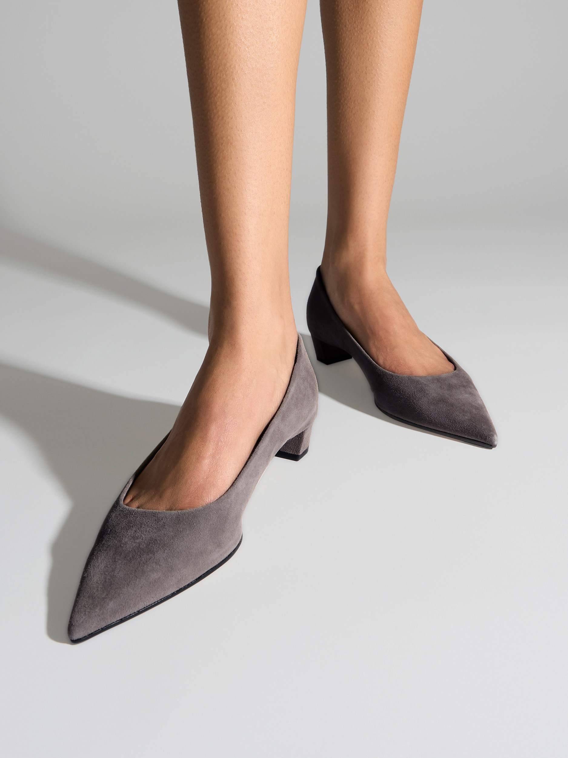 Aeyde | Judi Suede Pointed Pumps Leather Pumps for Women | Taupe Suede | Pointed Toe | Low Heel | On Feet