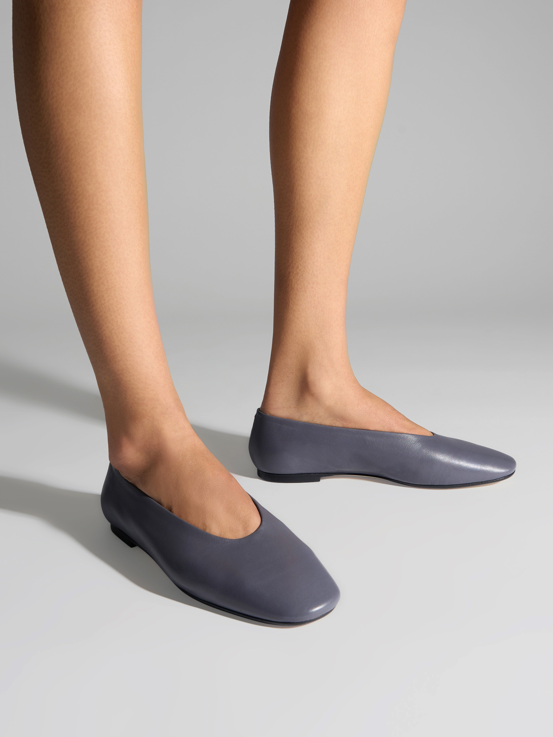 Aeyde | Kirsten Round-Toe Flats Leather Flats for Women | Dusty Purple Nappa | Round Toe | Flat Heel | On Feet