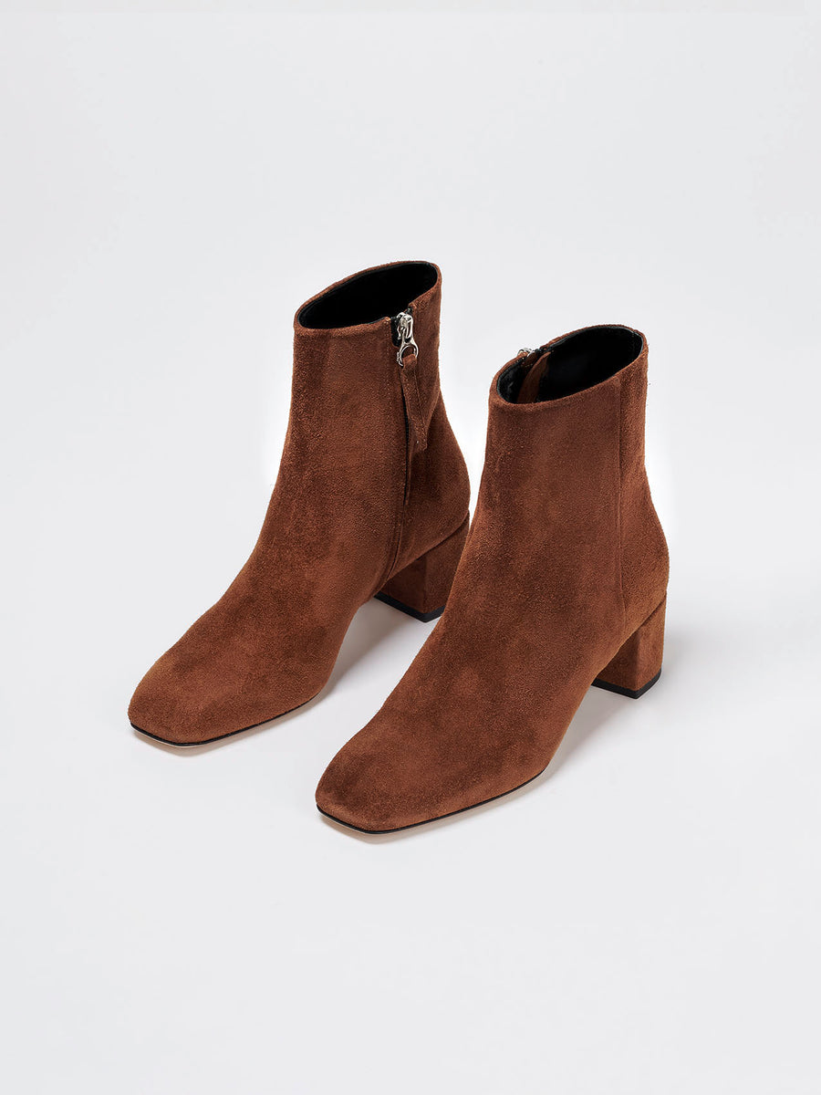 Linn Brown Suede