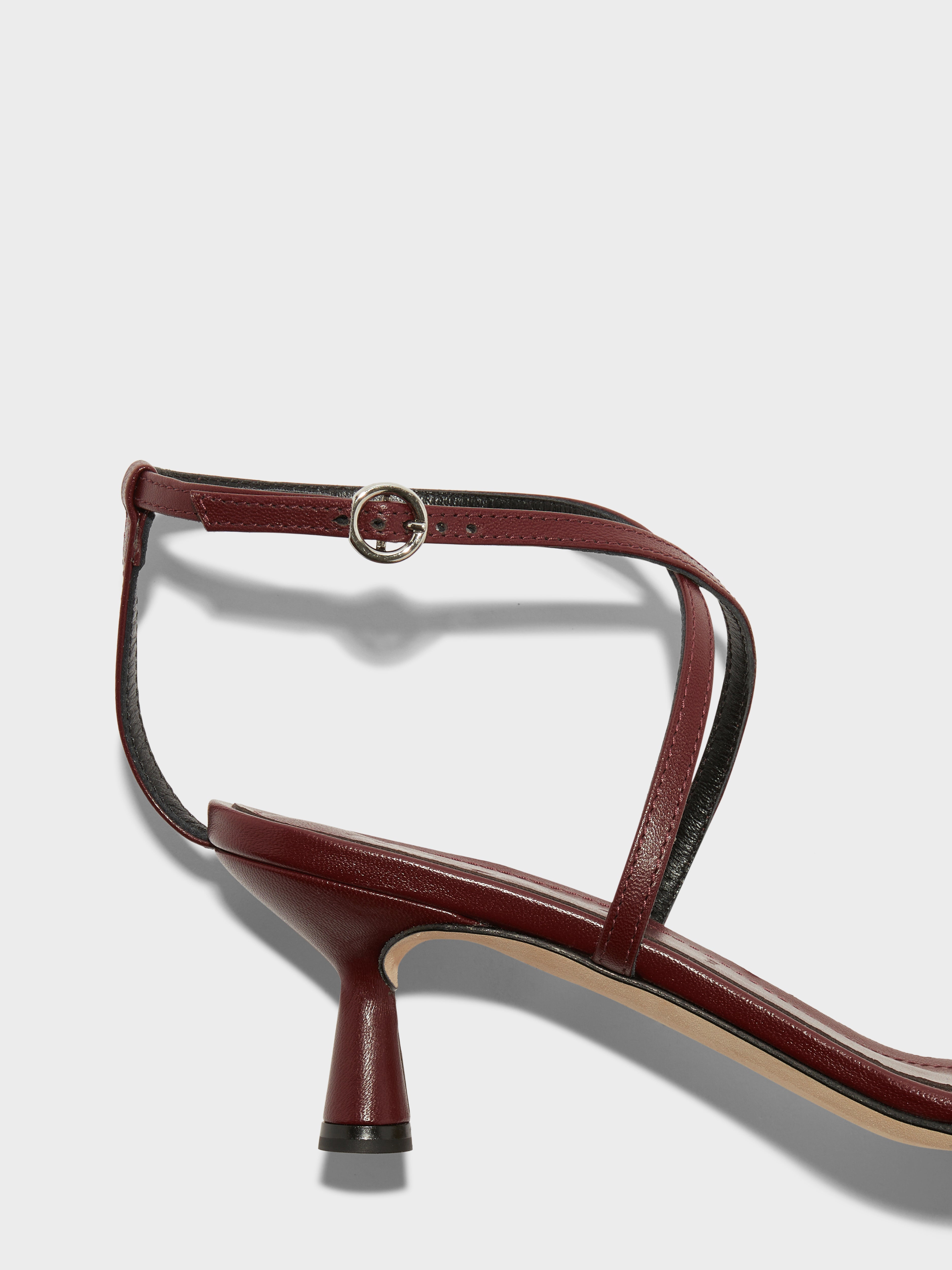 【関税込み】Aeyde バーガンディ Maeve レザー ヒールサンダル Maeve Leather Stiletto Sandals – Aeyde