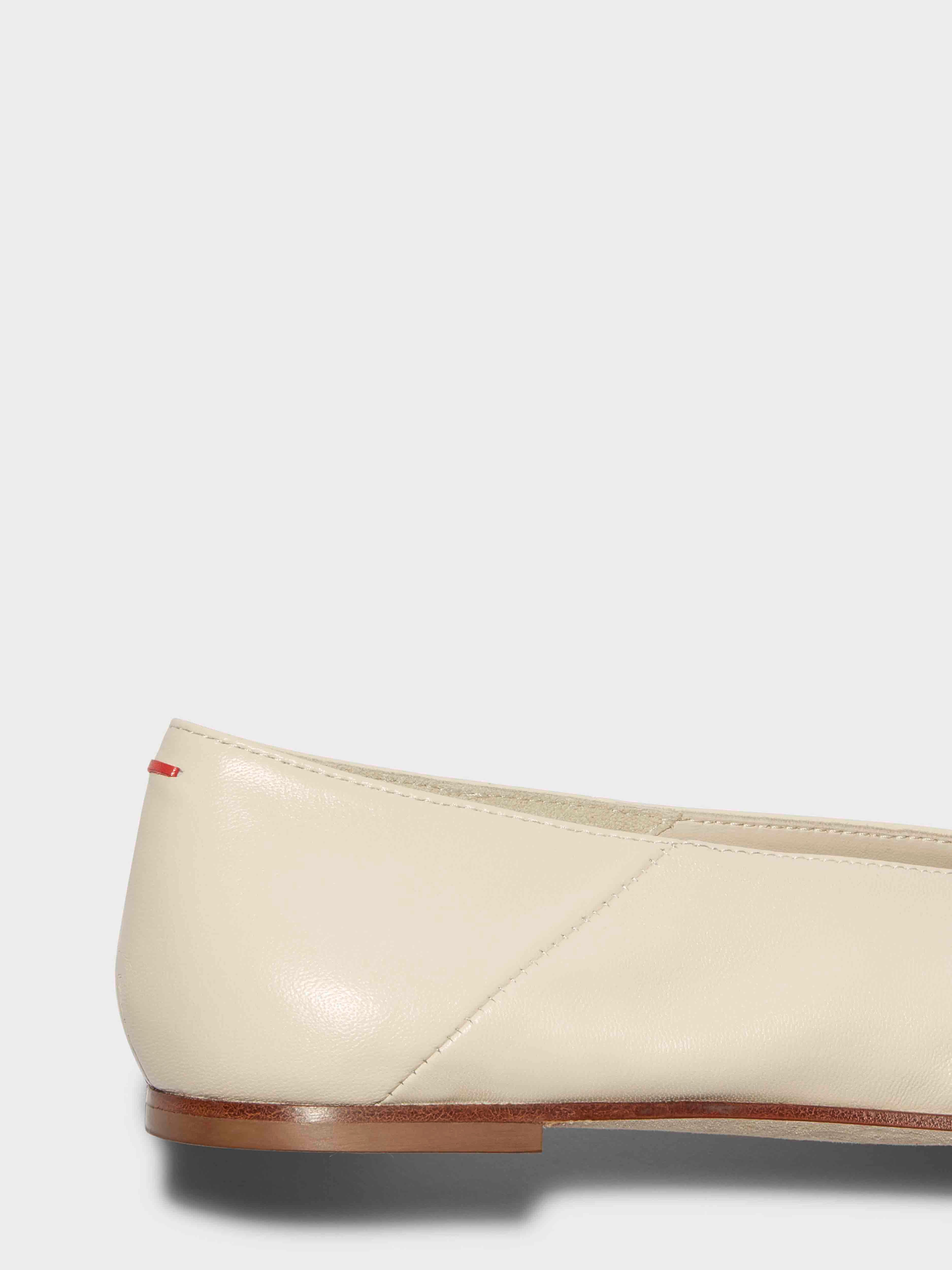 Aeyde | MOA Creamy Pointed Toe Flat
