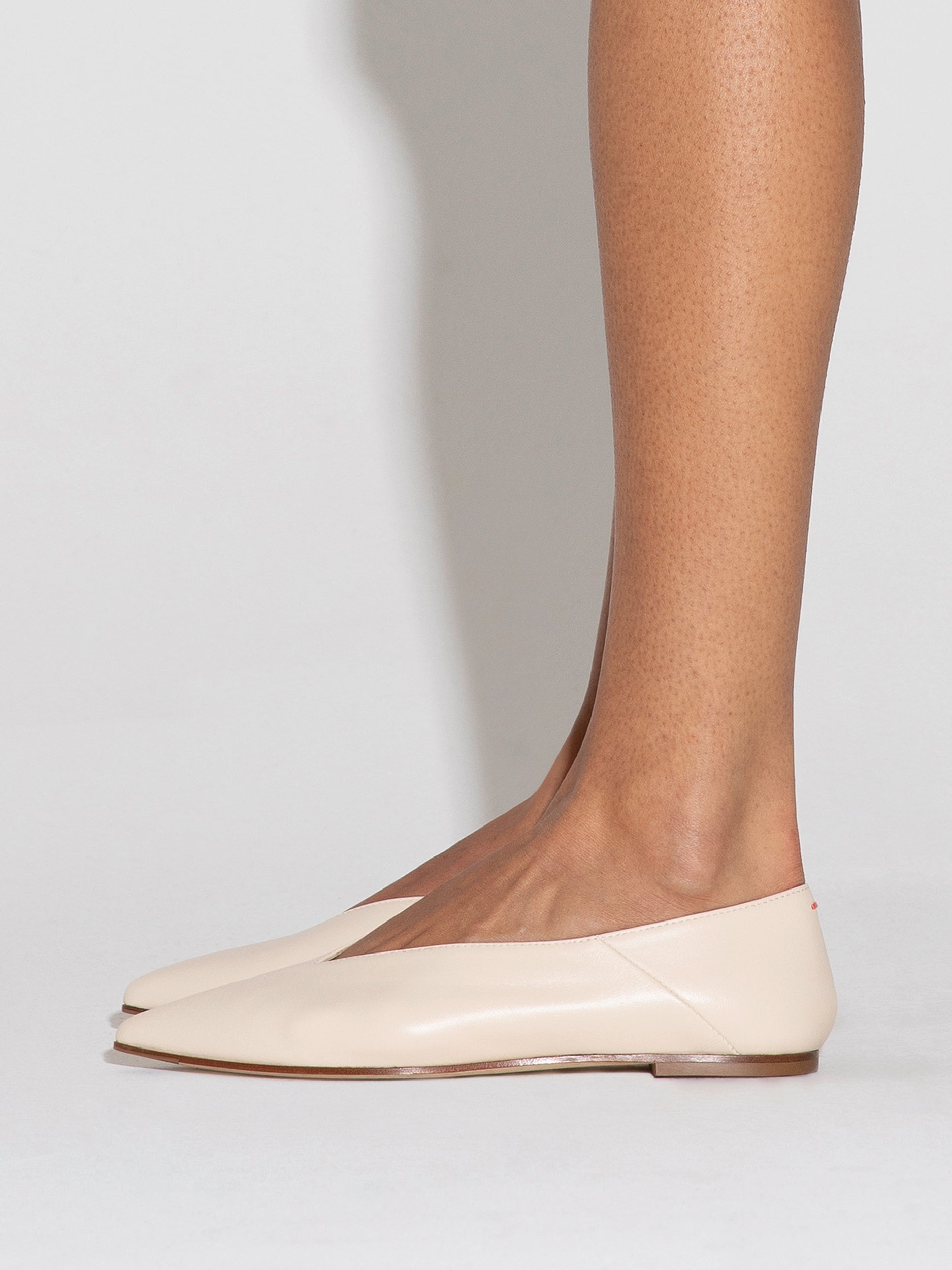 フラットシューズ AEYDE Woman Flat shoes White RKLS8MFL CREAMY Aeyde | MOA Creamy Pointed Toe Flat