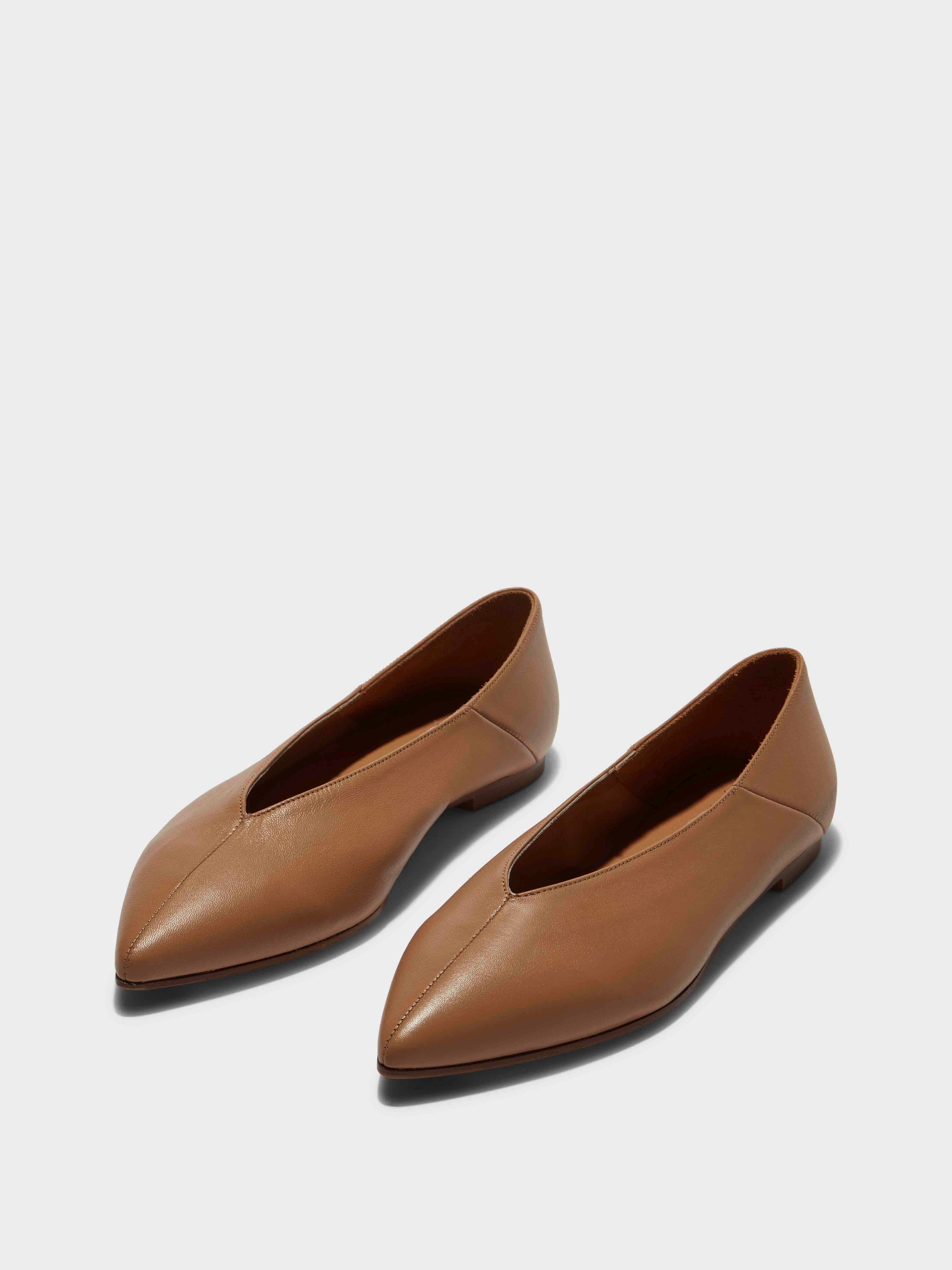 Aeyde MOA Hazelnut Pointed Toe Flat