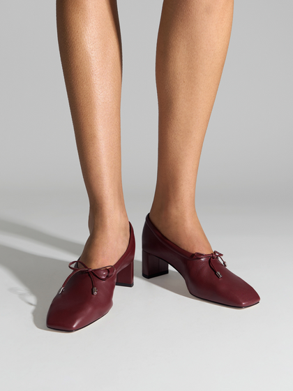 Aeyde | Narissa Square-Toe Pumps Leather Pumps for Women | Port Lambskin | Square Toe | Mid Heel | On Feet