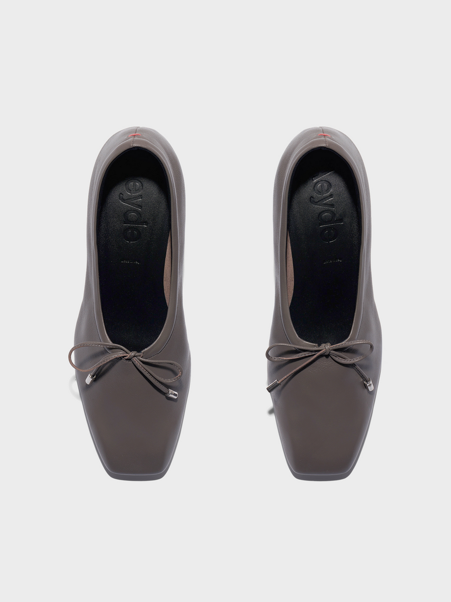 Aeyde | Narissa Square-Toe Pumps Leather Pumps for Women | Taupe Lambskin | Square Toe | Mid Heel | Front View