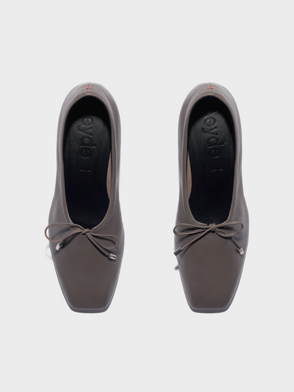 Aeyde | Narissa Square-Toe Pumps Leather Pumps for Women | Taupe Lambskin | Square Toe | Mid Heel | Front View
