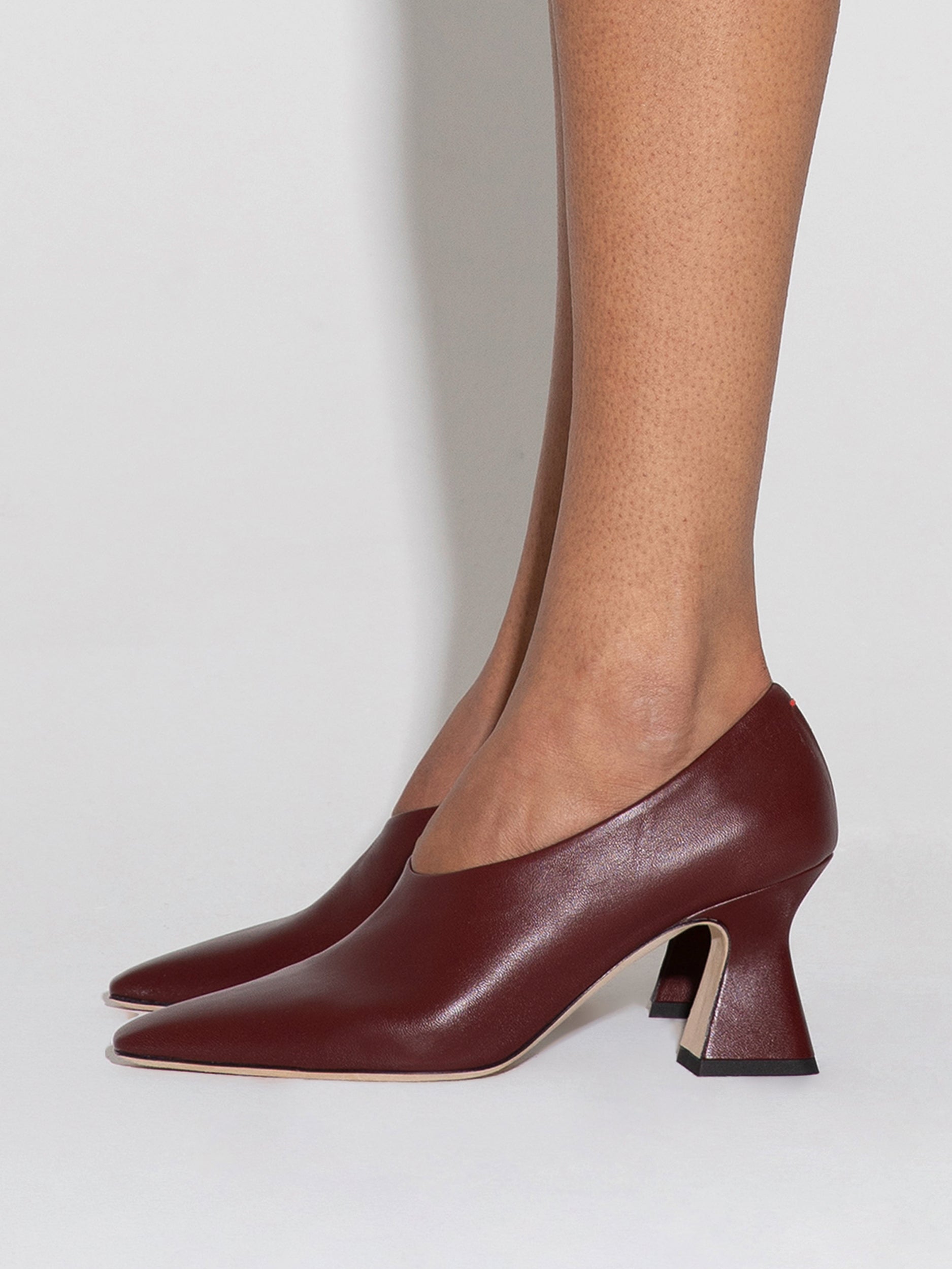 Nova Leather Pointed Pumps - Image 6