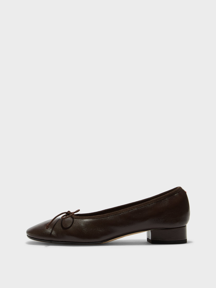 Onda Round-Toe Ballet Flats