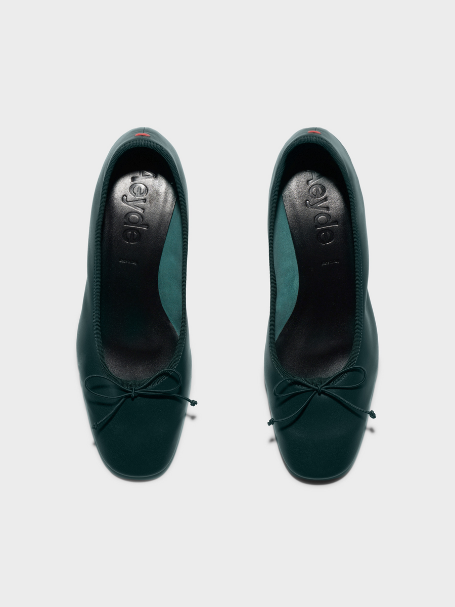 Aeyde | Onda Round-Toe Ballet Flats Leather Flats for Women | Moss Nappa | Round Toe | Low Heel | Front View