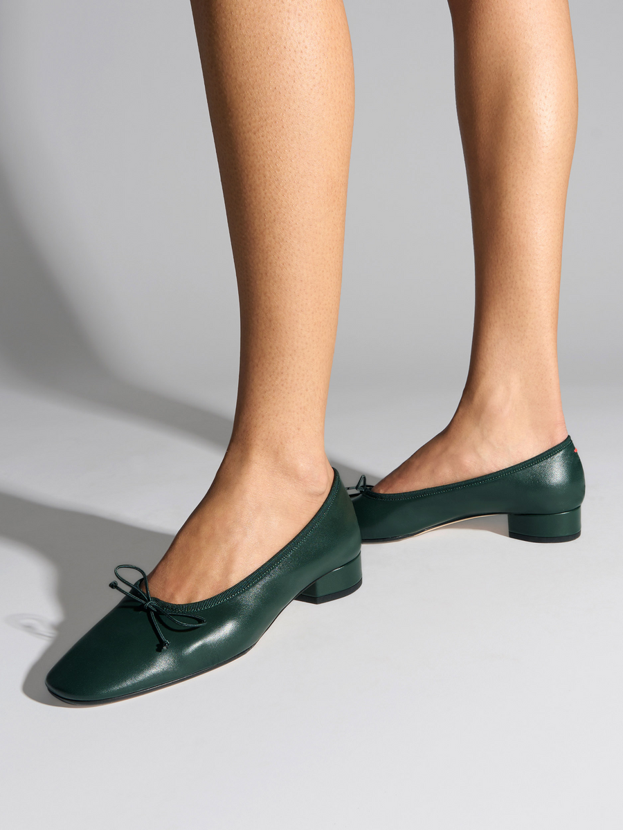 Aeyde | Onda Round-Toe Ballet Flats Leather Flats for Women | Moss Nappa | Round Toe | Low Heel | On Feet