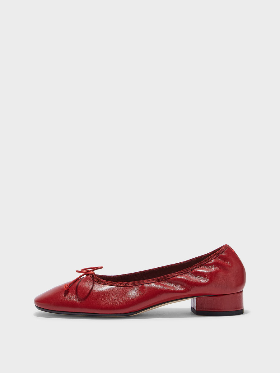 Onda Round-Toe Ballet Flats