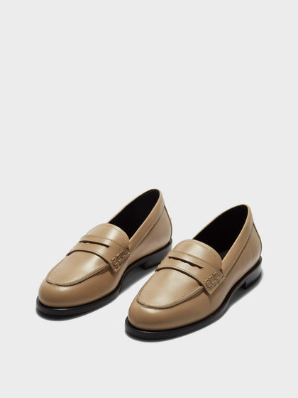 【関税込み】Aeyde ベージュ Oscar ローファー Oscar Calfskin Leather Loafers – Aeyde