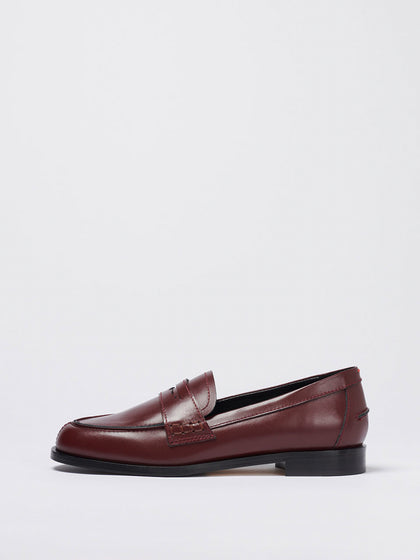 Aeyde | Oscar Port Calf Leather Loafers, Flats for Women | Port Calf | Round Toe | Low Heel | Side View