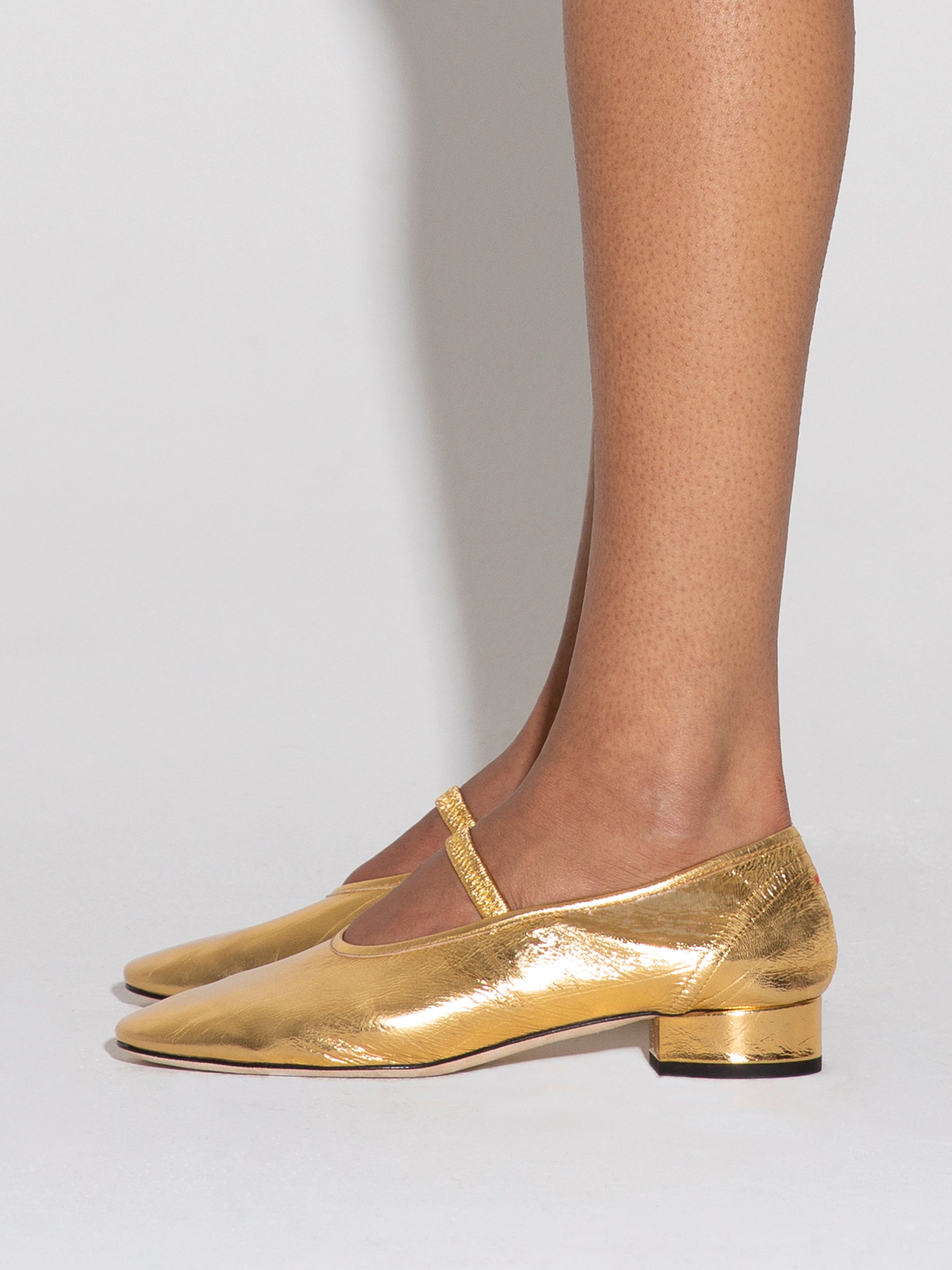 Aeyde | Pippa Laminated Leather Ballet Flats Leather Flats for Women | Gold Crackle | Round Toe | Low Heel | How to Style