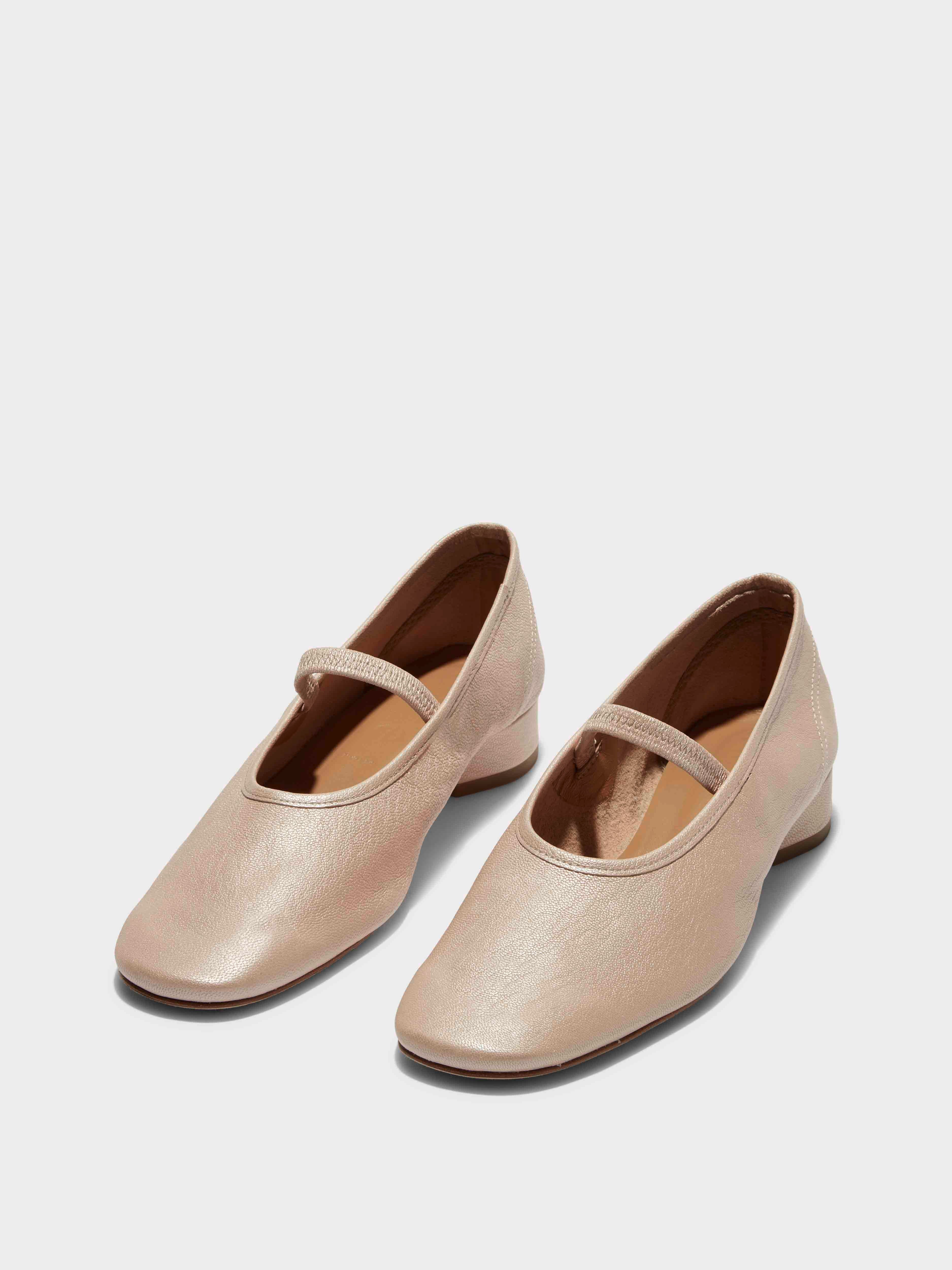 Aeyde | Pippa Leather Ballet Flats Leather Flats for Women | Peach Pearl Nappa | Round Toe | Low Heel | On Feet