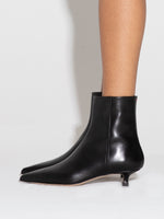 【関税込み】Aeyde オフホワイト Sofie ブーツ AEYDE Off-White Sofie Boots - Shoes - Save Extra 10% OFF