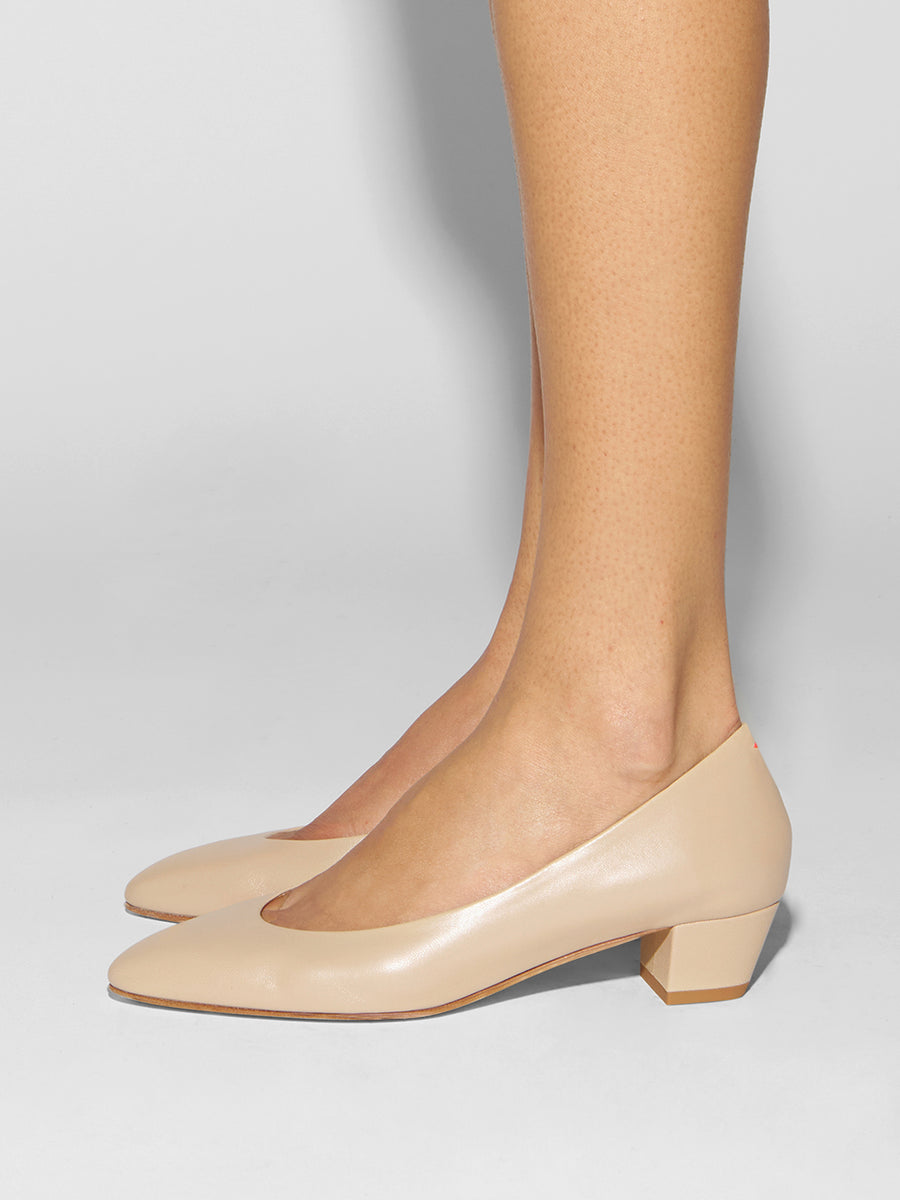 Helia Low-Cut Pumps