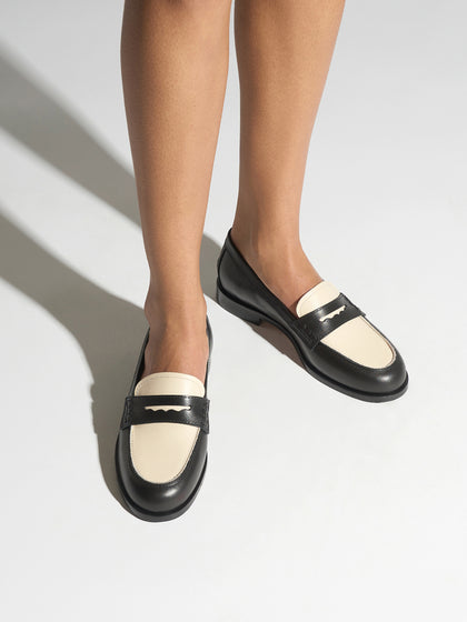 Aeyde | Oscar Leather Flats for Women | Black/Creamy Calf | Round Toe | Low Heel | On Feet